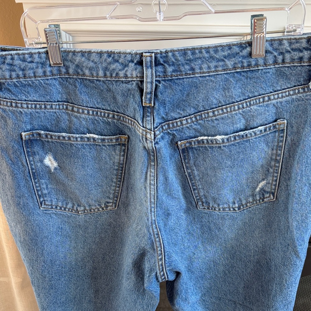 Universal Thread Classic High Rise Straight Jeans - Picture 11 of 11
